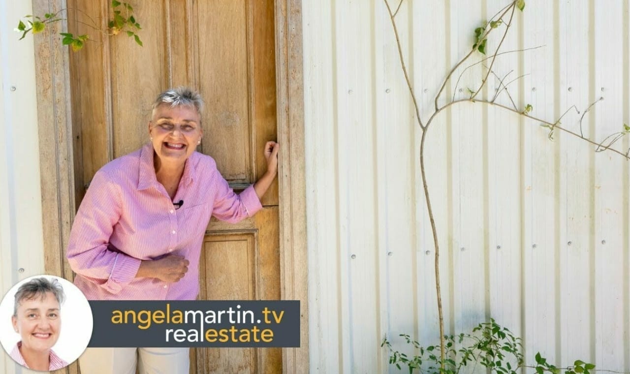 Video of 1B Spring Crescent